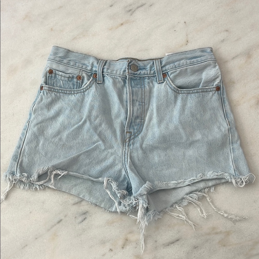 Levi’s Wedgie Short Women’s Size 28